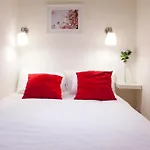 Spot Smart Nomad Bed & Breakfast