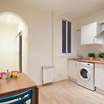 Spot Smart Nomad Bed & Breakfast